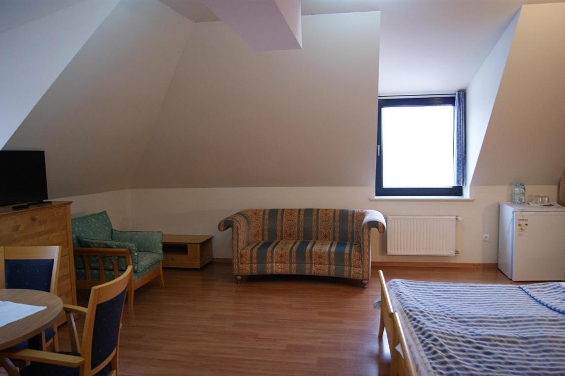 Pan Dom Pracy Tworczej W Wierzbie Wierzba Exterior foto